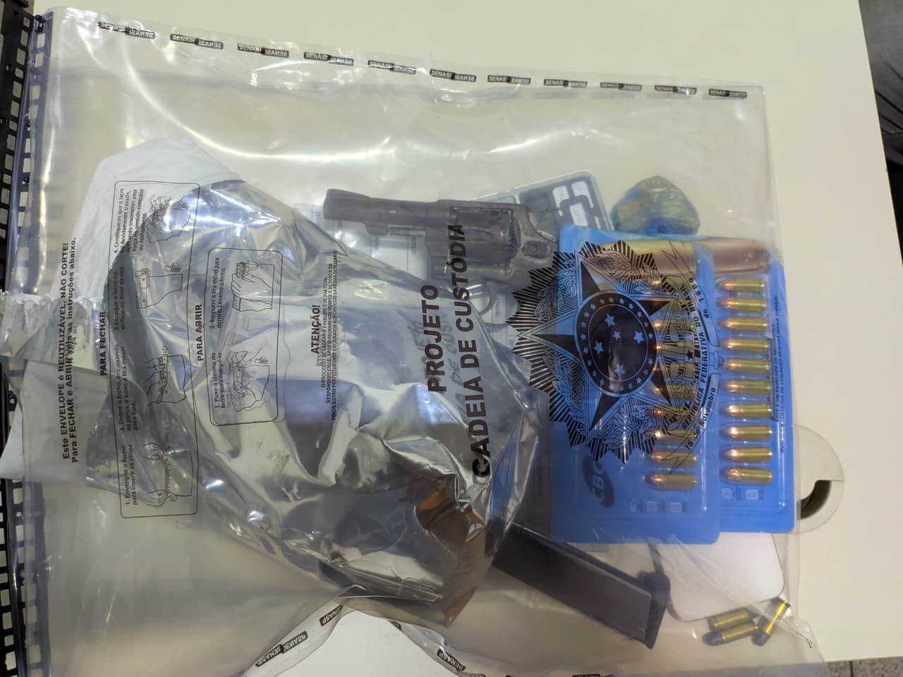 Armas, munições e outros materiais apreendidos em ocorrência policial em Campo Formoso.